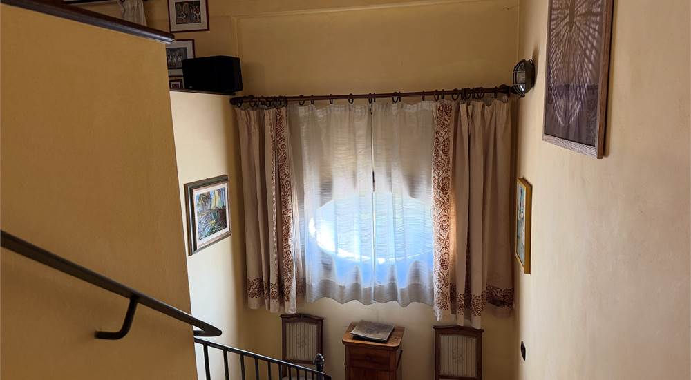 Scala Comune salita al 2°piano