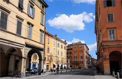 via emilia centro