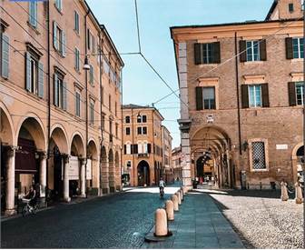 via emilia centro