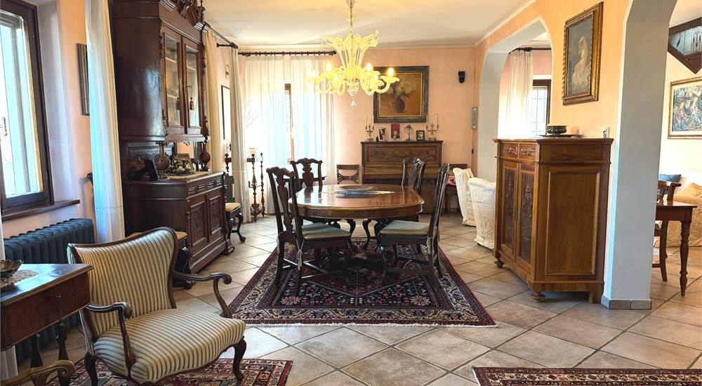 App. A i°P arredo classico soggiorno